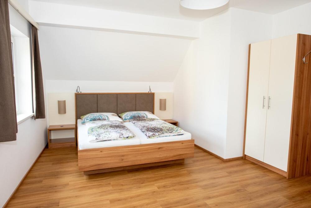 Gaestehaus Schuetz Spitz an der Donau Extérieur photo